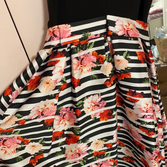 MIDI black with pink and red flowers dress - Picture 5 of 7